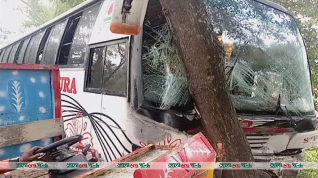 উজিরপুরে সাকুরা পরিবহন নিয়ন্ত্রণ হারিয়ে খাদে,শিশুসহ আহত- ৫