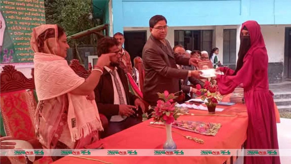 পাইকগাছায় ফসিয়ার রহমান শিক্ষা ফাউন্ডেশনের উদ্যোগে মেধাবী শিক্ষার্থীদের বৃত্তি প্রদান