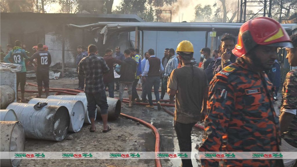 শ্রীপুরে মেঘনা গ্রুপের কারখানায় আগুন, নিহত ১, আহত ৫