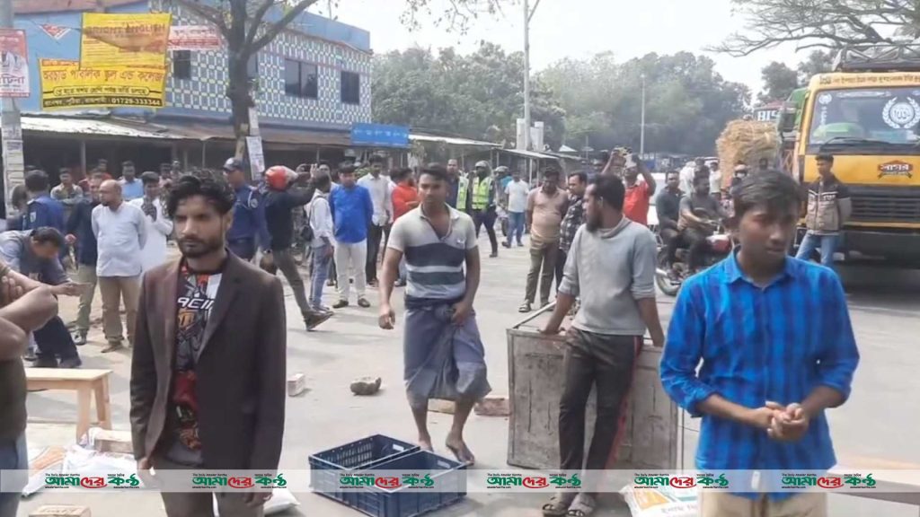রাজশাহী পুঠিয়ায় টিসিবিথর কার্ড নিয়ে বিএনপিথর ২ গ্রুপের সংঘর্ষ